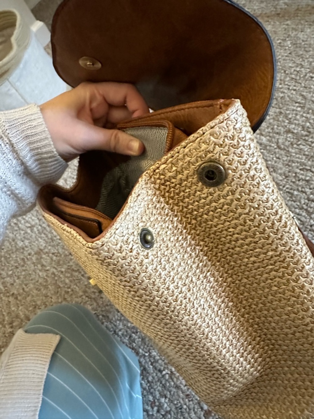 Raffia and Vegan Leather Backpack - Picture 6 of 16